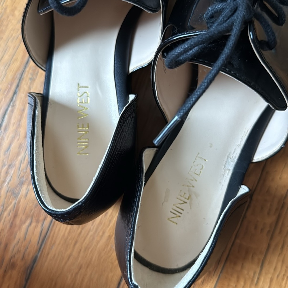 Nine West Black Flats with Elegant Cutout Details 6.5 - Picture 8 of 9